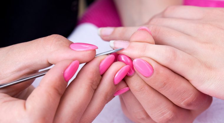 Manicure uitgebreid + paraffinebad