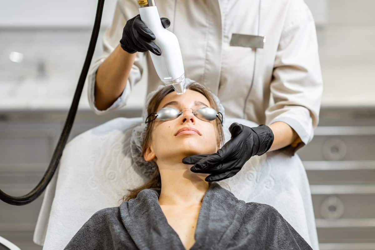 Huiddiagnose Therapist bij Beautyhouse Rotterdam