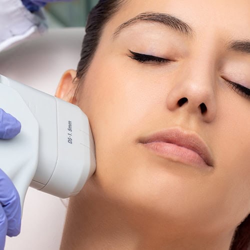 HIFU behandeling: 5 bewezen voordelen voor een strakkere huid